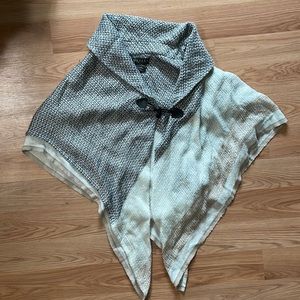 Guess cape/scarf